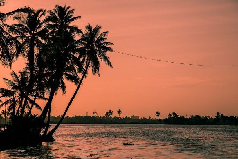 ATARDECER INDIA
